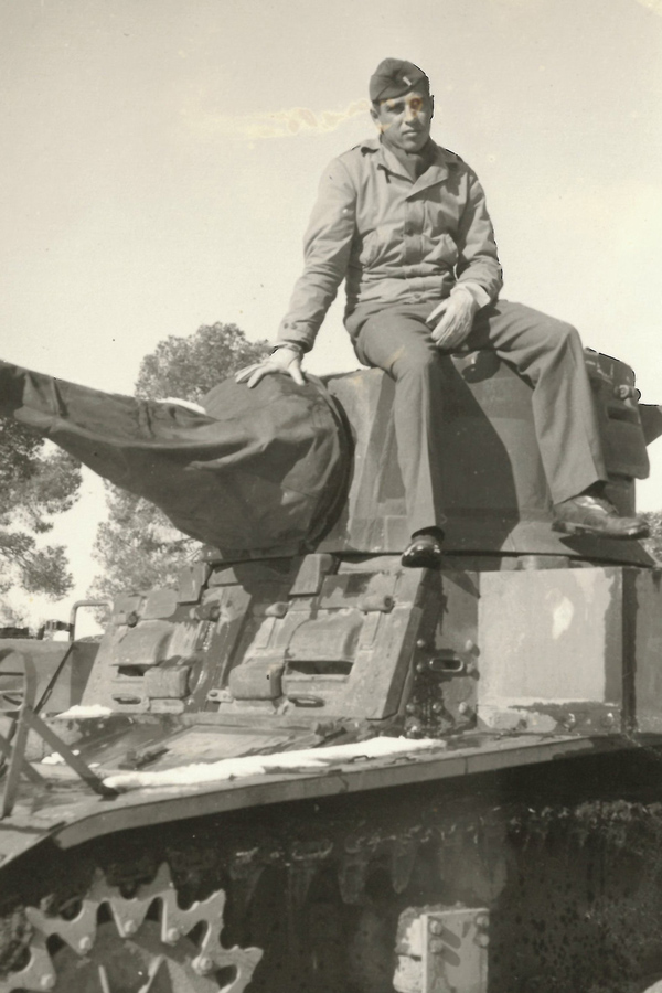 Rubin-14-Eisenberg-Stuart-light-tank