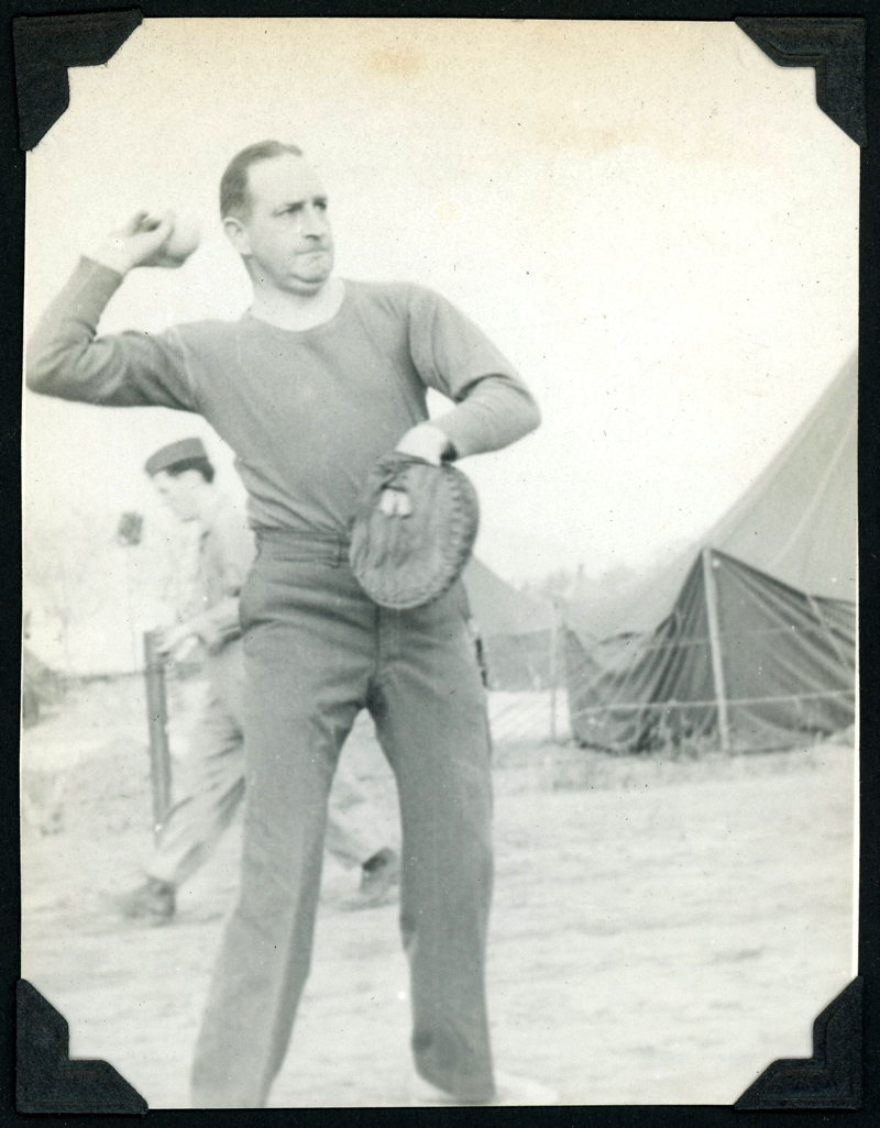 Weiner-Album-072-about-to-throw