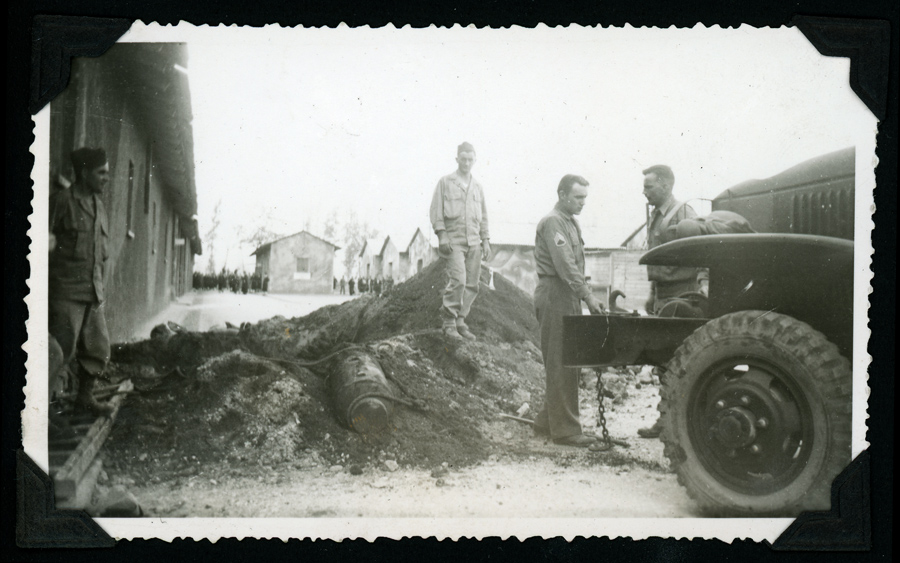 Weiner-Album-Dud-Bomb