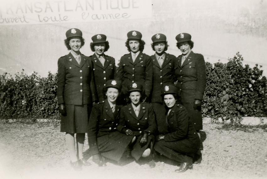 Dabrowski-Collection-prob-11-Nov-1943-8-nurses-retouched-slightly